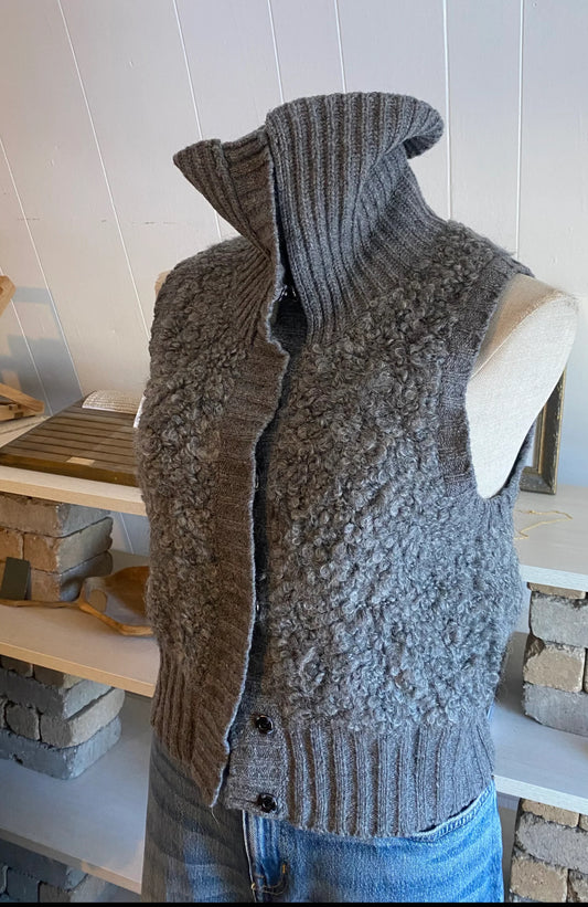 H & M wool vest L